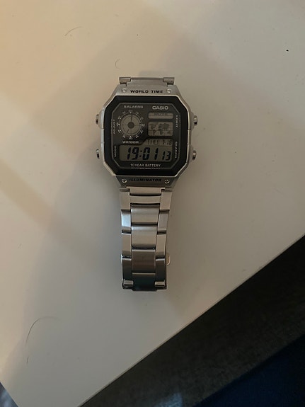 Casio digitaalinen rannekello teräsrannekkeella unisex