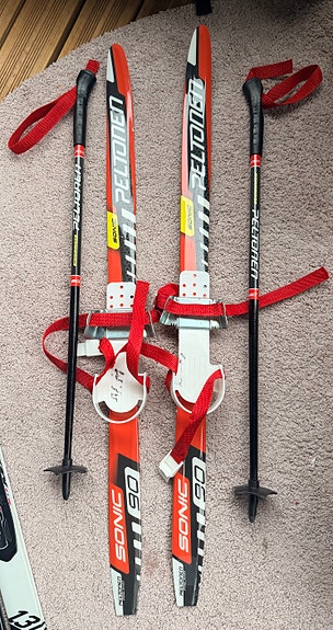 Peltonen lasten kenkäsukset 90 cm  ja sauvat 70 cm