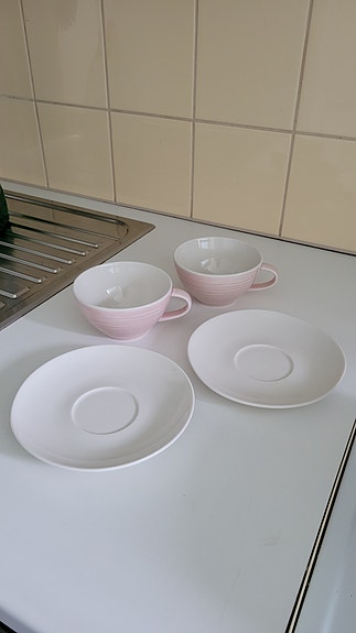 Pentik kahvikupit ja aluslautaset