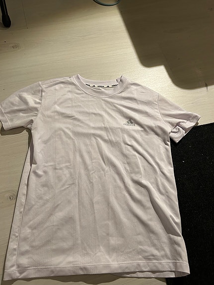 Adidas tekninen T-paita