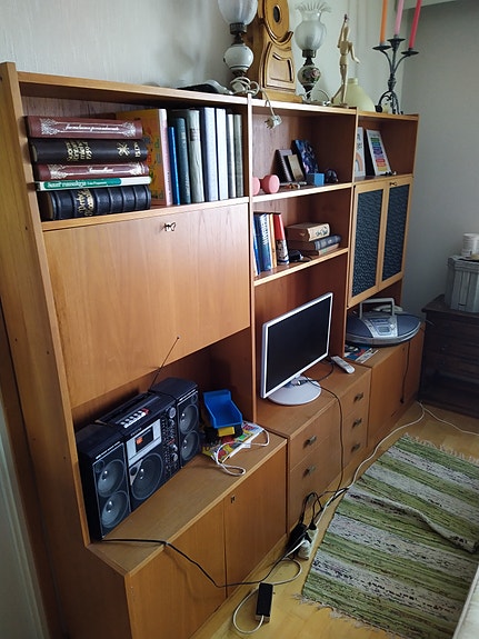 Retro Kirjahylly, runsaasti tilaa