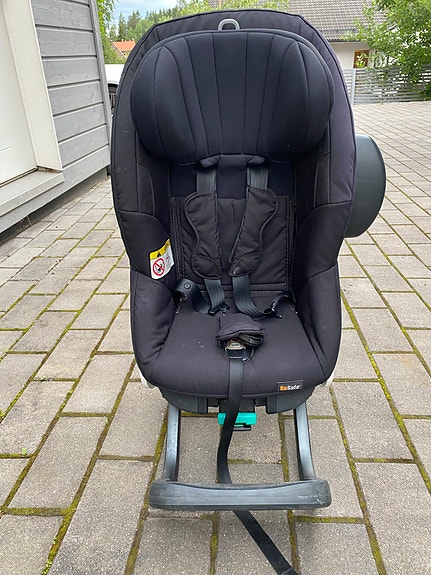 BeSafe turvaistuin 25 kg musta