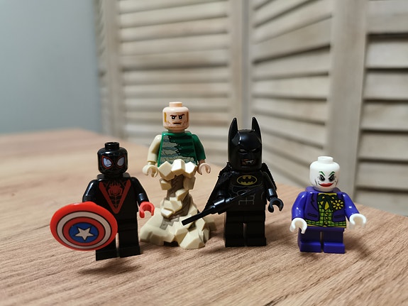 Super Heroes Lego figuureja