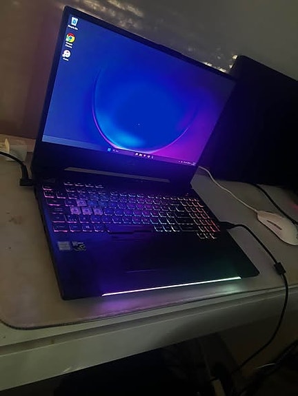 asus Strix Strix GL504GM peliläppäri