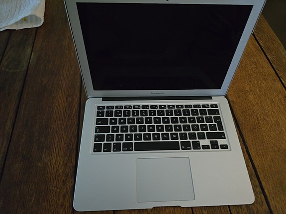 Apple MacBook Air kannettava tietokone 13" hopea