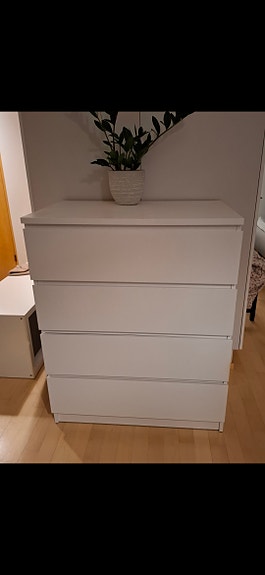 Myydään lipasto