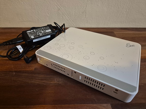 Asus EEE Box PC EB1012