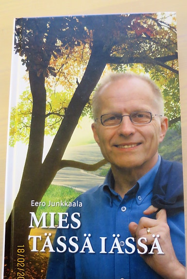 Mies tässä iässä ; Eero Junkkaala