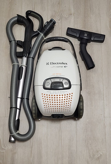 Electrolux UltraOne Z8810W 2200W – tehokas ja hiljainen pölynimuri