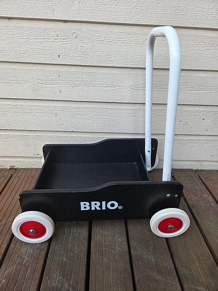 VARATTU! Brion taaperokärry