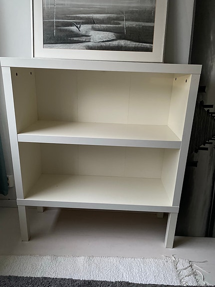 Valkoinen Ikean Agerum hylly