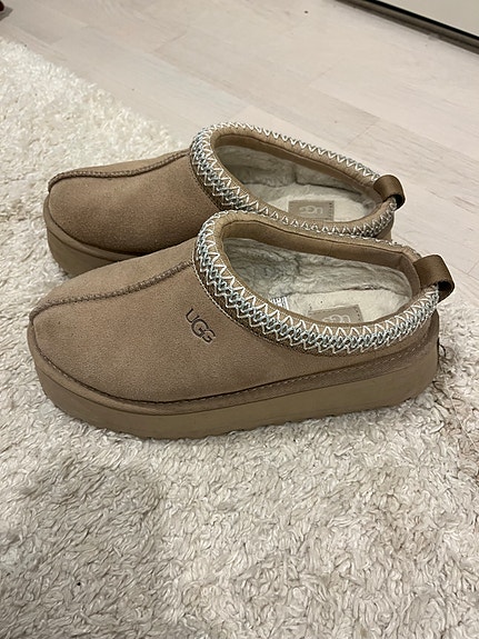 Ugg tazz sand