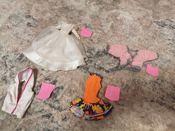 Barbie nuken vaatteet mekkoja ja neuletakki