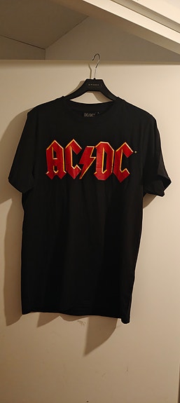 AC/DC t-paita koko L