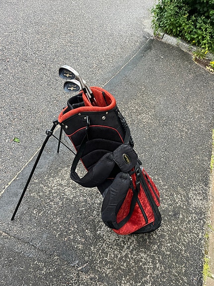 ProStaff golfmailat + Wilson golfbägi