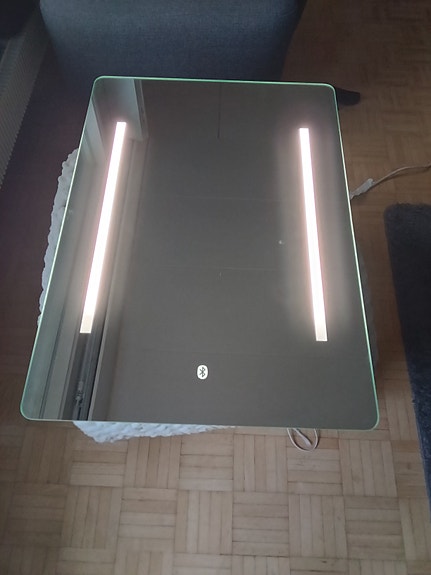 LED-peili valolla