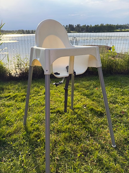Lasten syöttötuoli valkoinen (Ikea)