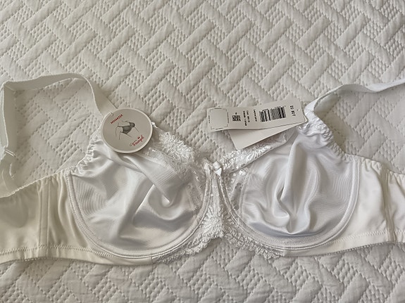 Triumph, Minimizer rintaliivit, valkoiset,