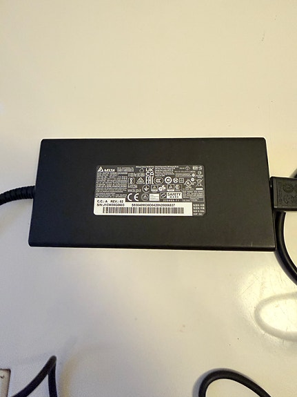 Alkuperäinen Delta 150W MSI kannettavan laturi (ADP-150P1A)