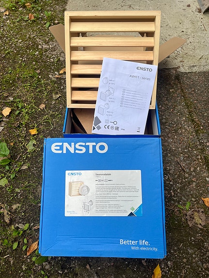 Uusi Ensto AVH11.2 saunavalaisin