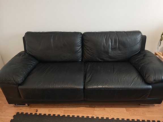 Sohva /mustan 3 + 2 nahkasohva/ Black leather sofa