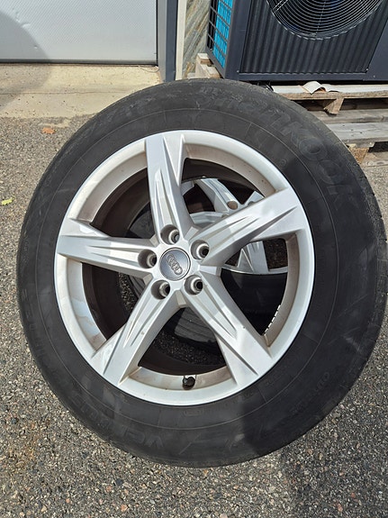 Audi Q5 alkuperäinen vannesarja kesärenkailla 5x112
