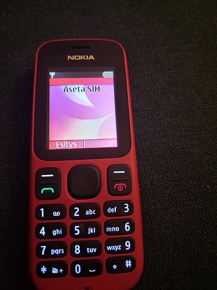 Nokia 100 pinkki