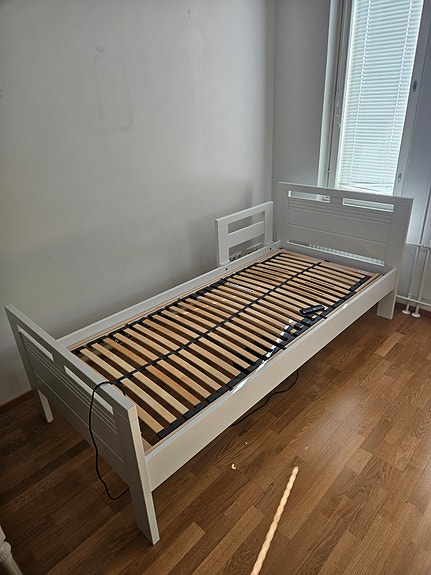 Moottoroitu sängyn runko (90x200 cm)