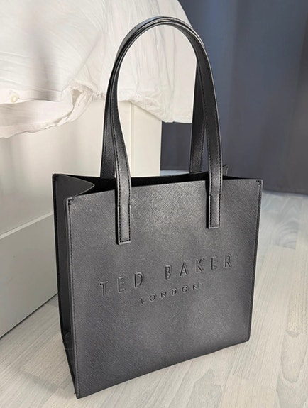 Ted Baker -laukku.