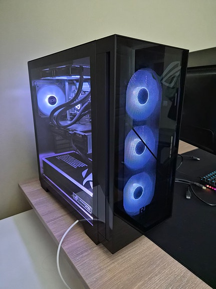Uudenveroinen Asus ROG G700 pelitietokone