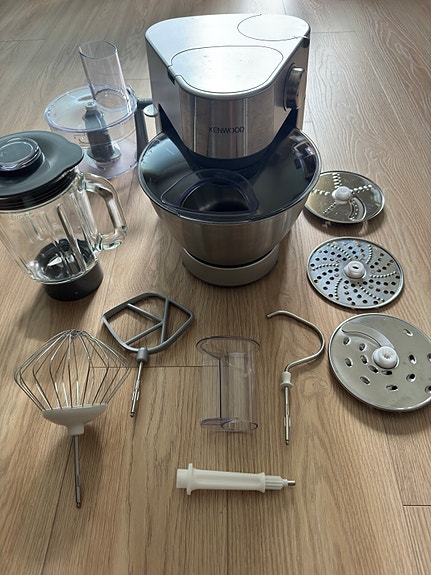 Kenwood monitoimikone