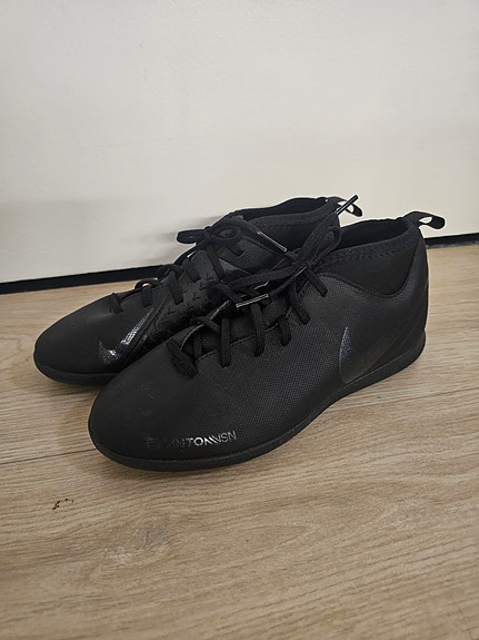 Nike jalkapallokengät
