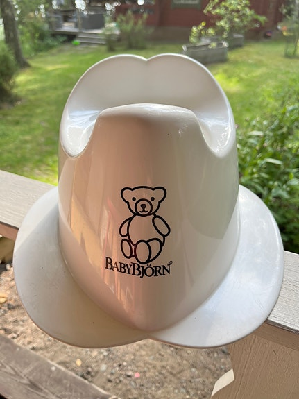 Kaksi pottaa, toinen Baby Björn