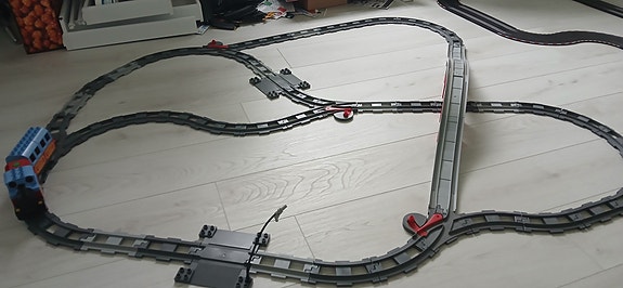paristokäyttöinen LEGO DUPLO junarata ja juna, 3xAA paristoa