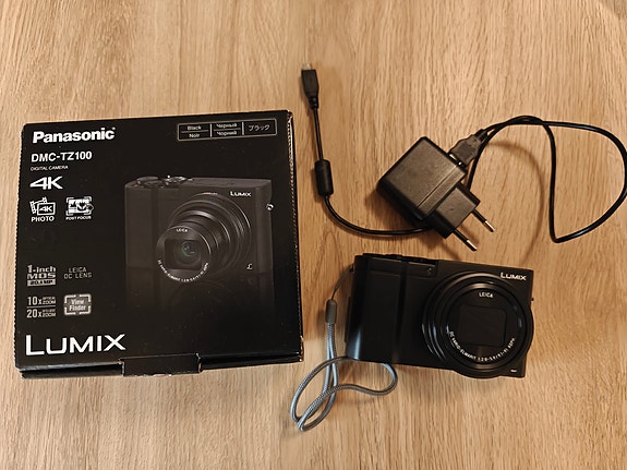 Panasonic DMC-TZ100 Lumix