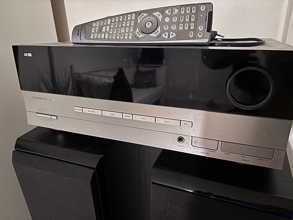 Harman Kardon AVR 132 kotiteatterivahvistin