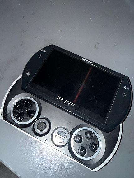 Sony PSP Go käsikonsoli musta