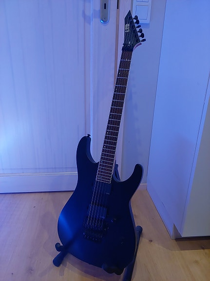 Esp ltd m400m floikallinen sähkökitara