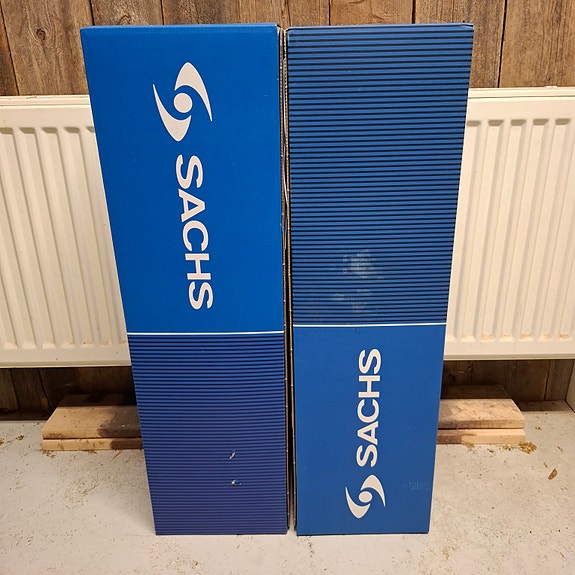 Volvo V50 2008 Sachs etuiskunvaimentimet – uudet