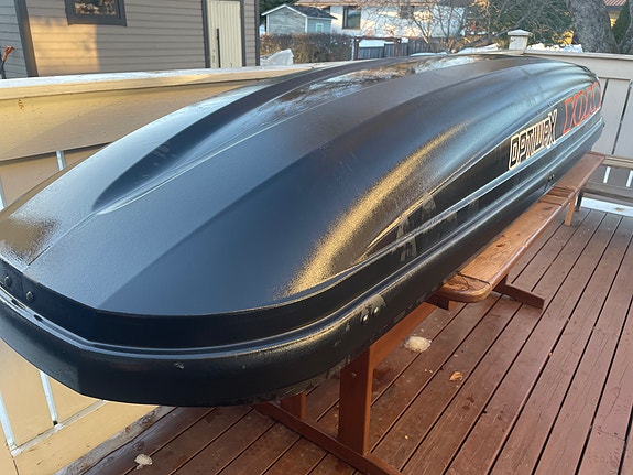 Vuokralle Thule Pacific 700 suksiboksi