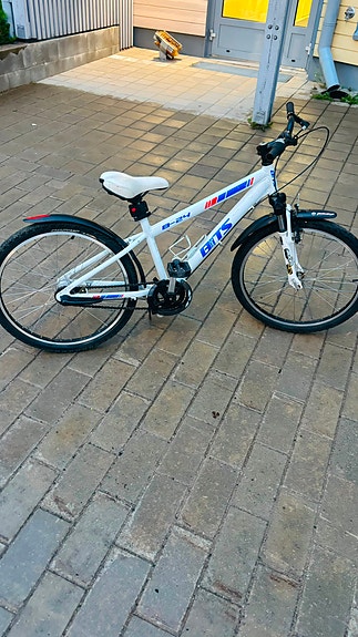 Myydään GTS B-24 BMX -pyörä (24”) Valkoinen