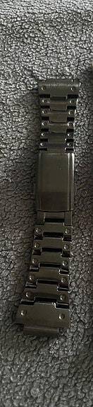 G-shock metallirannekke