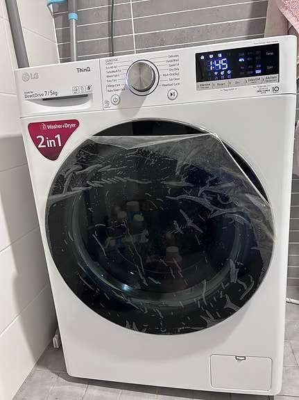 LG ThinQ 2-in-1 pesukone ja kuivausrumpu erinomaisessa kunnossa.