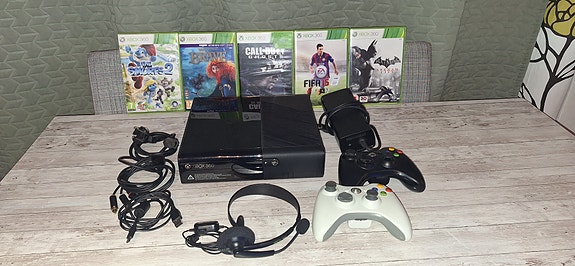 Microsoft Xbox 360 pelikonsoli 460 GB kovalevy
