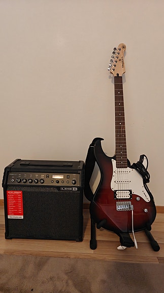 Yamaha sähkökitara + vahvistin