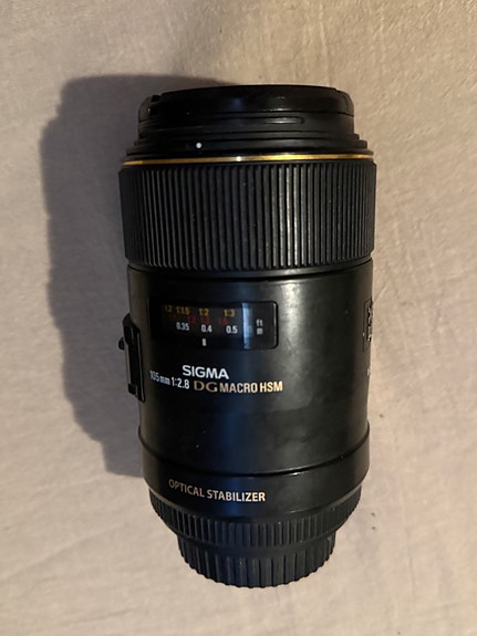 Sigma 105mm f/2.8 EX DG Macro HSM objektiivi