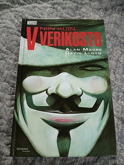 V niin kuin verikosto. Kovakantinen.