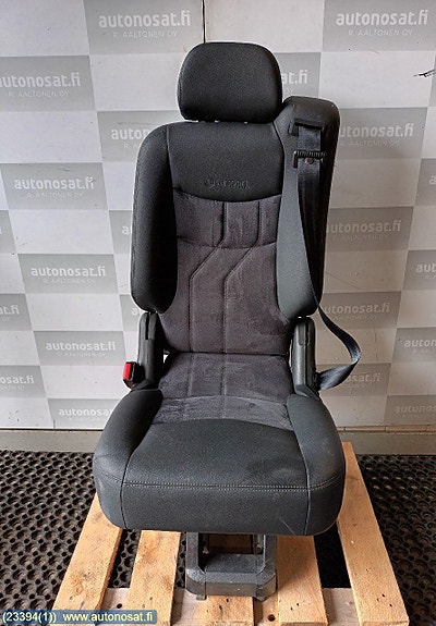 Lisäistuin Carsport Design