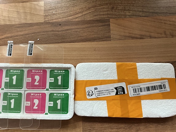 Apple puhelimen suojakalvo + puhdistusliinat