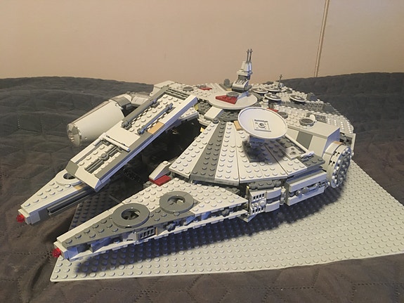 Millenium Falcon Lego 75257 versio